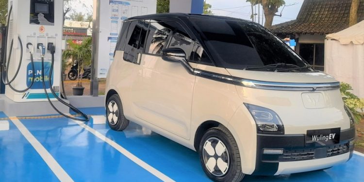 Wuling Air Ev Ikuti Ajang PLN E Mobility Day Kembangkan Ekosistem EV