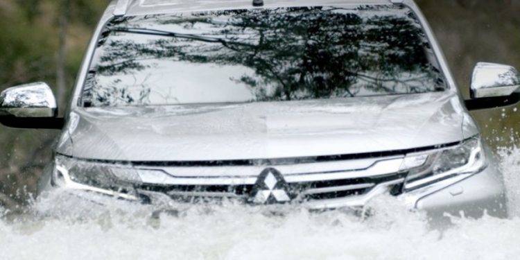 5 Langkah Tepat Yang Harus Dilakukan Pada Mobil Usai Terabas Banjir Rob