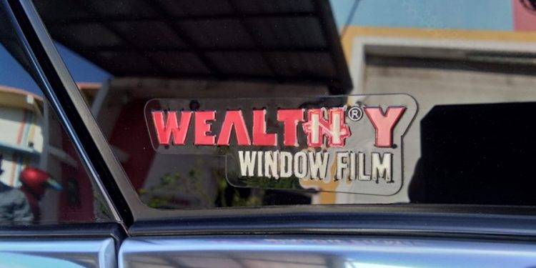Ajaib, Kaca Film Wealthy Photochromic Tolak 99% Sinar UV dan Tahan Selama 5 Tahun