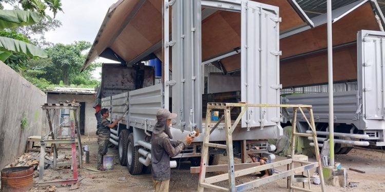 Alur Pengerjaan Truk di Karoseri, Mulai dari Sasis Hingga Miliki Bak