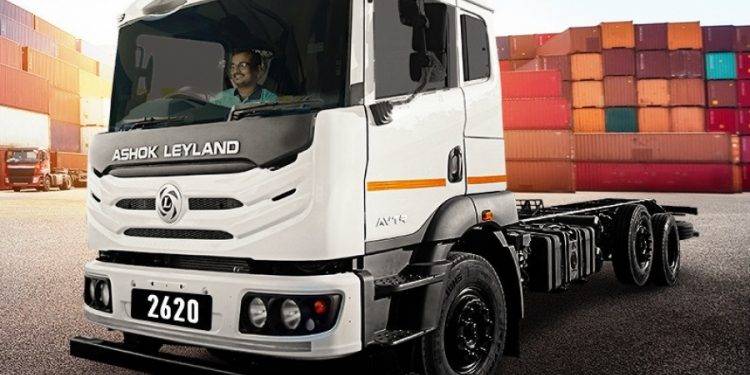 Ashok Leyland AVTR 2620, Truk Heavy Duty 8 Roda Pertama di India