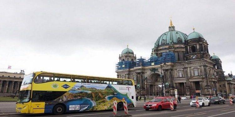 Bangga! Bus Wonderful Indonesia Jadi Ajang Selfie di Jerman