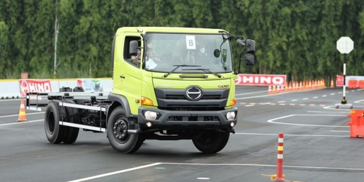 Begini Cara Hino Tingkatkan Kesadaran Keselamatan Berkendara di Masa Pandemi