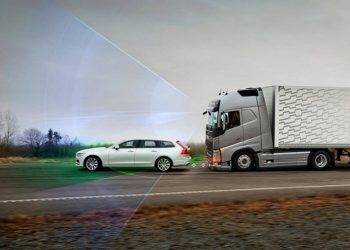 Begini Kecanggihan Fitur ‘Peringatan Tabrakan’ dan ‘Rem Darurat’ pada Truk Volvo