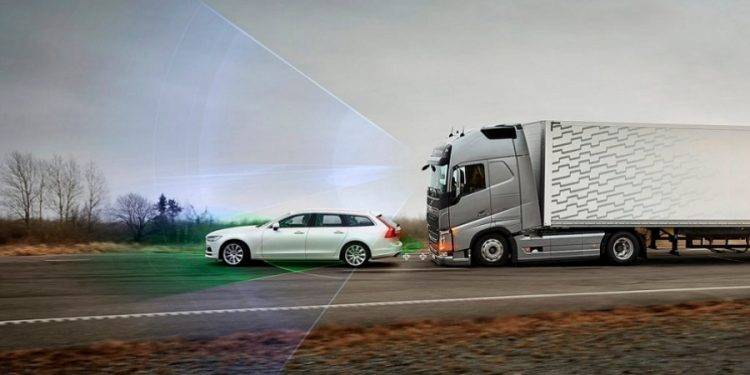 Begini Kecanggihan Fitur ‘Peringatan Tabrakan’ dan ‘Rem Darurat’ pada Truk Volvo
