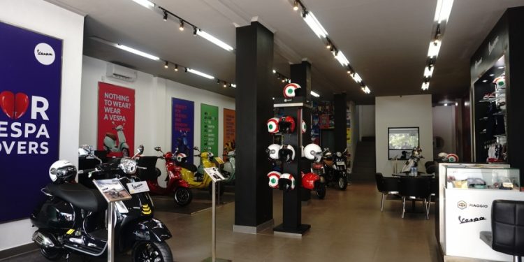 Berikut 7 Warna Spesial Vespa Primavera di Ultah Vespa ke 75