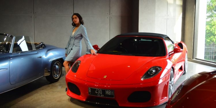 Bertransaksi di Dealer TDA Luxury, Pelanggan Bisa Terbang dengan Singapore Airlines