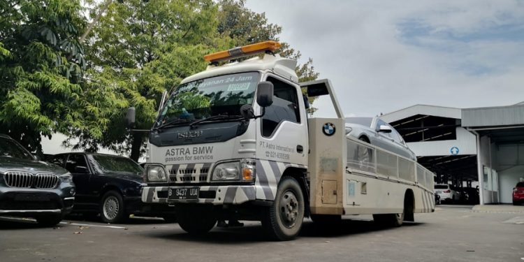 BMW Astra Sediakan Layanan Evakuasi Mobil BMW dan Mini yang Terkena Banjir