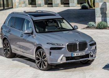 BMW X7 Facelift Meluncur, Tampilan Gagah Dengan Teknologi iDrive 8 Baru
