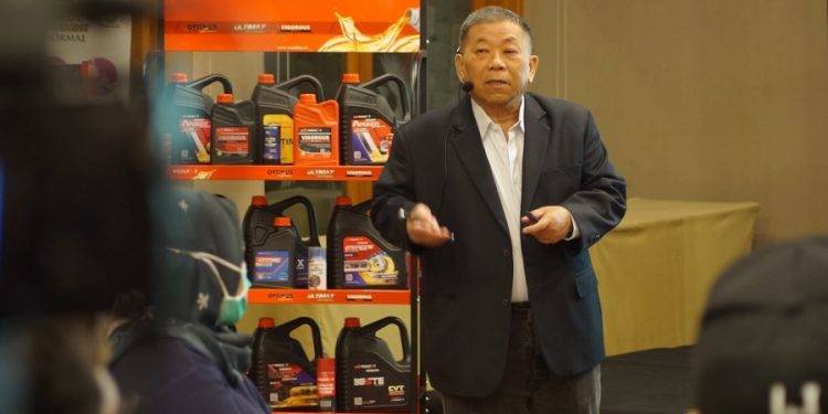 Bos Wealthy Ungkap Cara Memilih Oli yang Tepat untuk Kendaraan