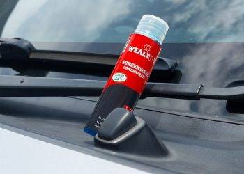 Cairan Wiper Dari Wealthy Ini Jadi Solusi Sempurna Bagi Kaca Mobil