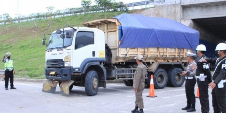 Catat, Truk Tanah Dilarang Melintas Di Luar Jam Operasional Kota Tangerang