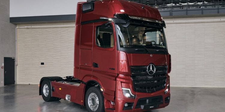 Daimler Kenalkan MirrorCam Generasi Baru Truk Mercedes-Benz