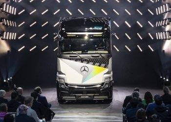 Daimler Rilis Truk Listrik Baru Mercedes Benz eActros LongHaul, Bisa Tempuh Jarak 500 Km Dalam Sekali Isi Daya