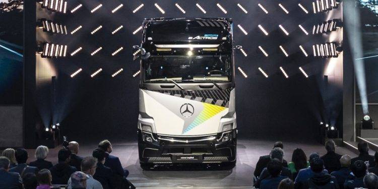 Daimler Rilis Truk Listrik Baru Mercedes Benz eActros LongHaul, Bisa Tempuh Jarak 500 Km Dalam Sekali Isi Daya