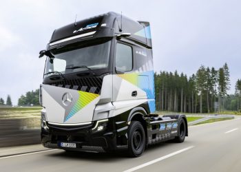 Daimler Terima Pesanan 50 Unit Mercedes-Benz eActros LongHaul, Siap Dikirim Pada 2024