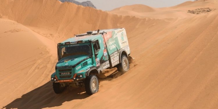 Dakar 2022 Etape 11: Petronas De Rooy Iveco Masuk 5 Besar Klasemen Keseluruhan