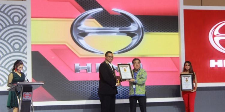 Di GIIAS 2019, Hino Raih 2 Rekor Muri Sekaligus