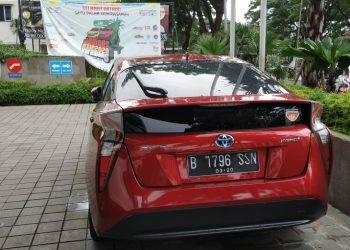 Di Jamnas ke-6, Member AXIC Eksplorasi 2 Mobil Hybrid Toyota