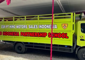 Digunakan Untuk Praktek, Hino Serahkan 2 Unit Dutro ke Sekolah Kejuruan