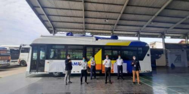 Dukung Konversi ke Kendaraan Listrik, Damri Lepas Body dan Mesin Bus Bersama PT Spora Tehnika Indonesia
