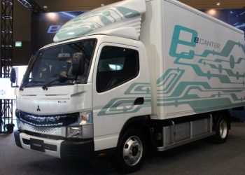 Dukung KTT G20, Mitsubishi eCanter Mejeng di Pameran Kendaraan Listrik di Bali