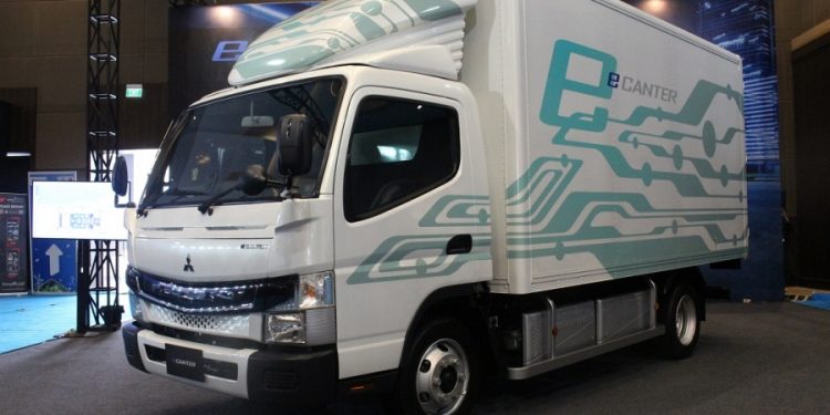 Dukung KTT G20, Mitsubishi eCanter Mejeng di Pameran Kendaraan Listrik di Bali