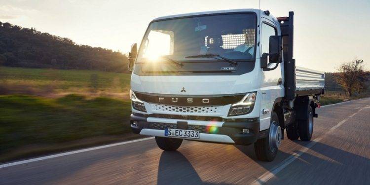 Fuso Mulai Produksi Generasi Terbaru Canter di Eropa
