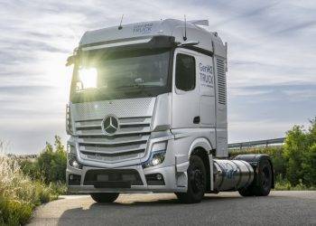 Gapai Tonggak Sejarah, Daimler Truck Uji Truk Berbahan Bakar Liquid Hydrogen
