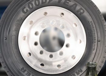Goodyear Rilis Ban Komersial Berbasis Minyak Kedelai