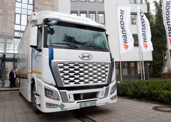 Hankook Lakukan Road Show dengan Truk Hyundai Xcient Fuel Cell Bertenaga Hidrogen
