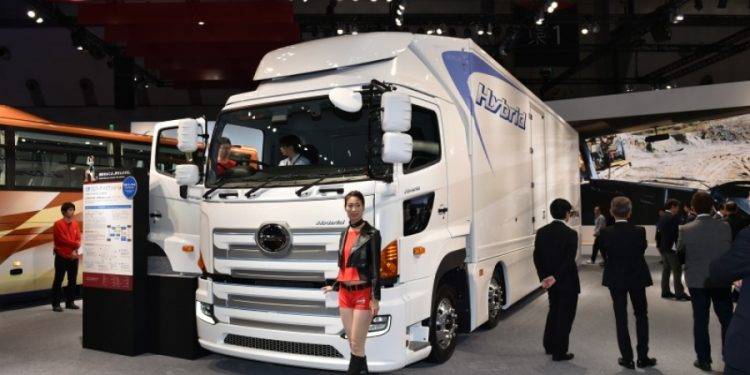 Hino Akan Luncurkan Truk Hybrid Profia, Punya Fitur Artificial Intelligence