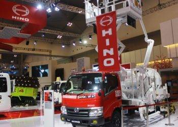 Hino Tampilkan Kendaraan Pengisi Bahan Bakar Pesawat di GIIAS 2019