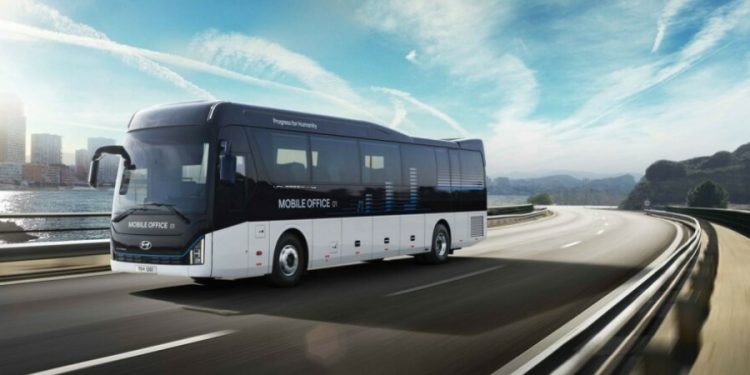 Hyundai Kenalkan Bus Universe Mobile Office, Bisa Kerja Sambil Berwisata