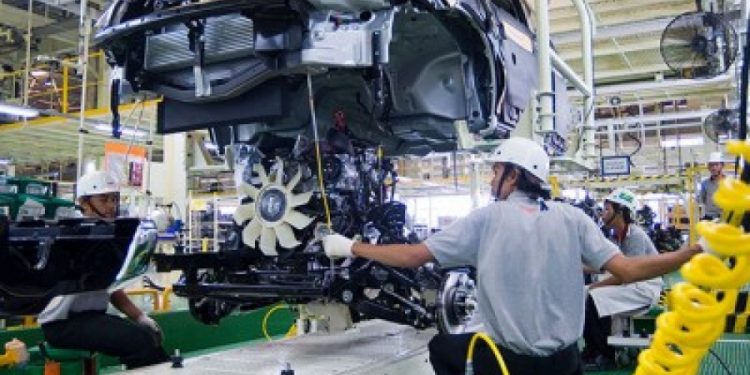 Intip Resep Rahasia Ketangguhan Mesin Isuzu