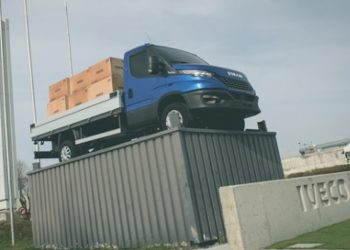 Iveco Pimpin Transformasi Digital Pabrik Industri 4.0 di Spanyol