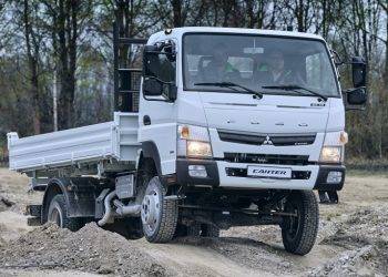 Jadi Kendaraan Komersial Terfavorit, Fuso Canter Resmi Di Rakit Lokal Di Arab Saudi