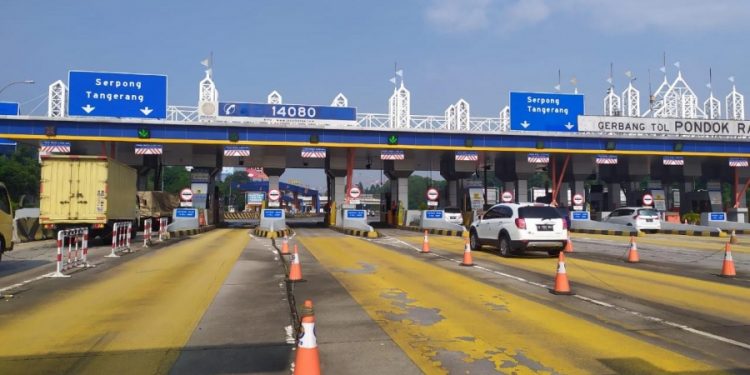 Jasa Marga dan PJR Pantau Lokasi Kejadian Ban Mobil Pelanggan Dikempiskan
