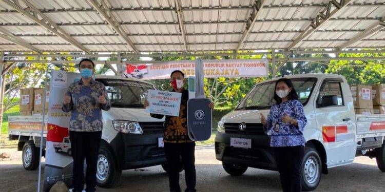 Kedubes China Hibahkan 2 Unit DFSK Super Cab untuk Desa di Sukabumi