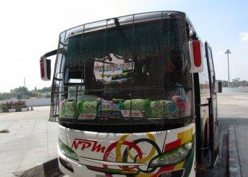 Kenapa Tameng hanya di Pasang Pada Kaca Depan di Bus Jurusan Sumatera?