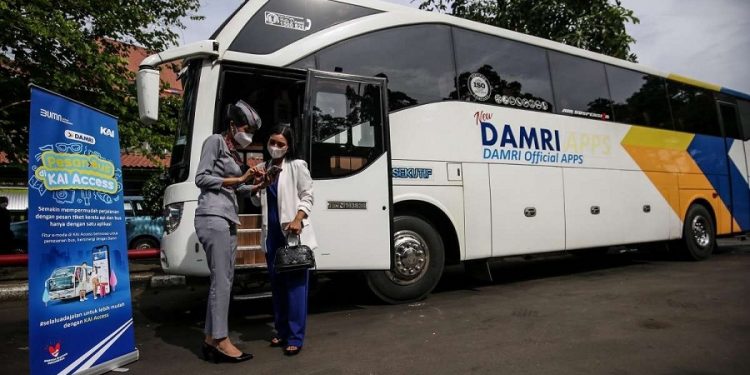 Kerjasama Damri-KAI, Permudah Masyarakat Bertransportasi Antarmoda