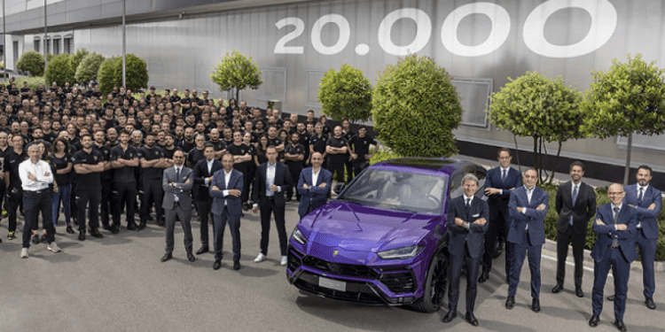 Lamborghini Urus Berhasil Catatkan Rekor Produksi Sebanyak 20.000 Unit