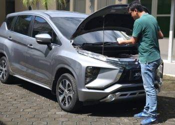 Langkah Mudah Mengecek Kondisi Mobil yang Terparkir di Garasi