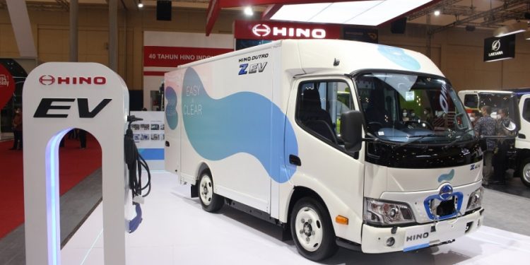 Menhub Dorong Instansi Jadi Role Model Penggunaan Kendaraan Listrik