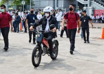 Menhub Upayakan Percepatan Mobil Listrik di Indonesia