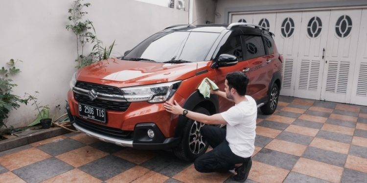 Merawat Cat Mobil di Musim Hujan Agar Tetap Kinclong