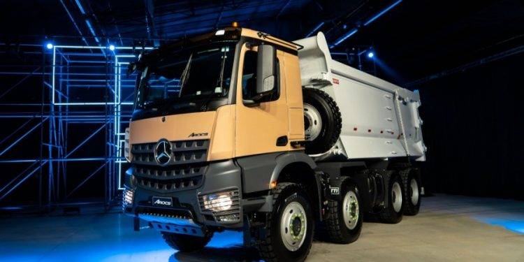 Mercedes-Benz Arocs 8×4 Siap Revolusi Operasi Off-Road di Brasil dan Amerika Latin
