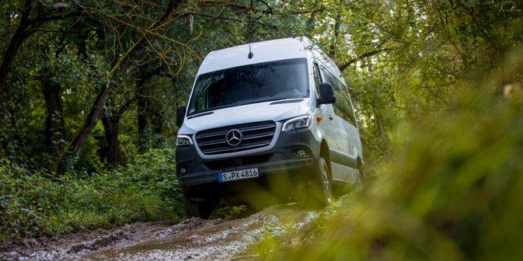 Mercedes-Benz Sprinter Bakal Punya Sistem AWD Baru dan Mesin Canggih Tahun Depan