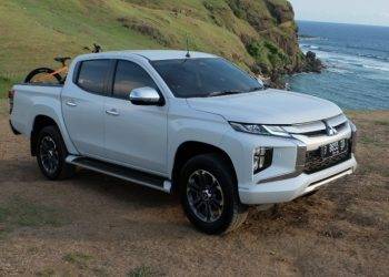 Mitsubishi New Triton Ultimate 4×4, Pikap Pekerja Bertampang Premium