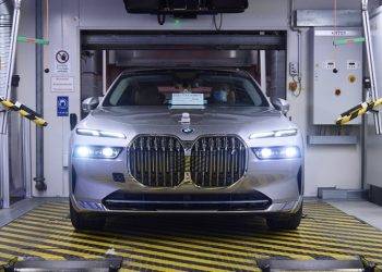 Mobil Listrik BMW i7 Masuk Jalur Produksi, Susul Eksistensi BMW iX